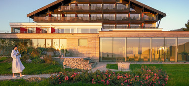 Li_Aussenansicht_Sunset-Spa_bearb_1400x650px