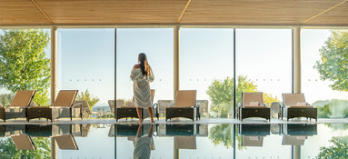 LI_Imageshooting_Mai26_TatjanaVogt_Sunset-Spa_Panorama-Hallenbad_1653_1400x650px