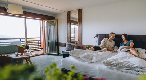 LI_Imageshooting_Mai26_TatjanaVogt_Zimmer_Pfaender_630_1400x650px